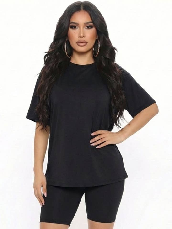 Ensemble top ample et short de cycliste pour la vente par CAPELLA APPAREL