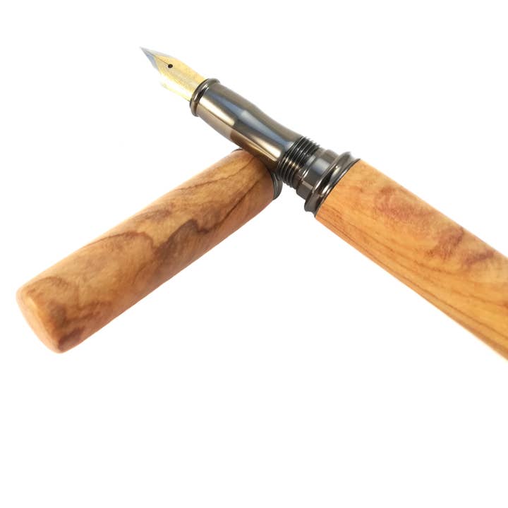 Bog and Brass – Großhandel Stift – Bethlehem Füllfederhalter aus Olivenholz.