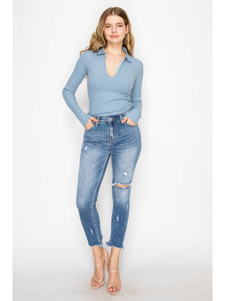 ARTEMIS VINTAGE - Venta al por mayor Vaqueros - Mujer - VAQUEROS AJUSTADOS RECTOS Y ELÁSTICOS DE TALLE MEDIO CON DOBLADILLO DESHILACHADO4