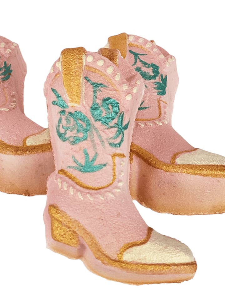 Bombe de bain Boot Scootin' Cowgirl pour femme pour la vente par Indulgence Bath Bakery