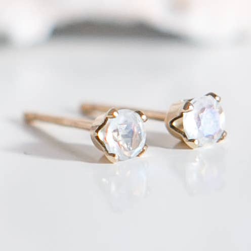 Orecchini a bottone Moonstone per la vendita all'ingrosso da parte di AHNE