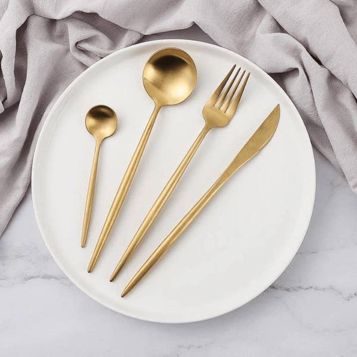 BRECK + FOX - Wholesale Dinnerware Set - Modern Dinnerware 24-Piece Set