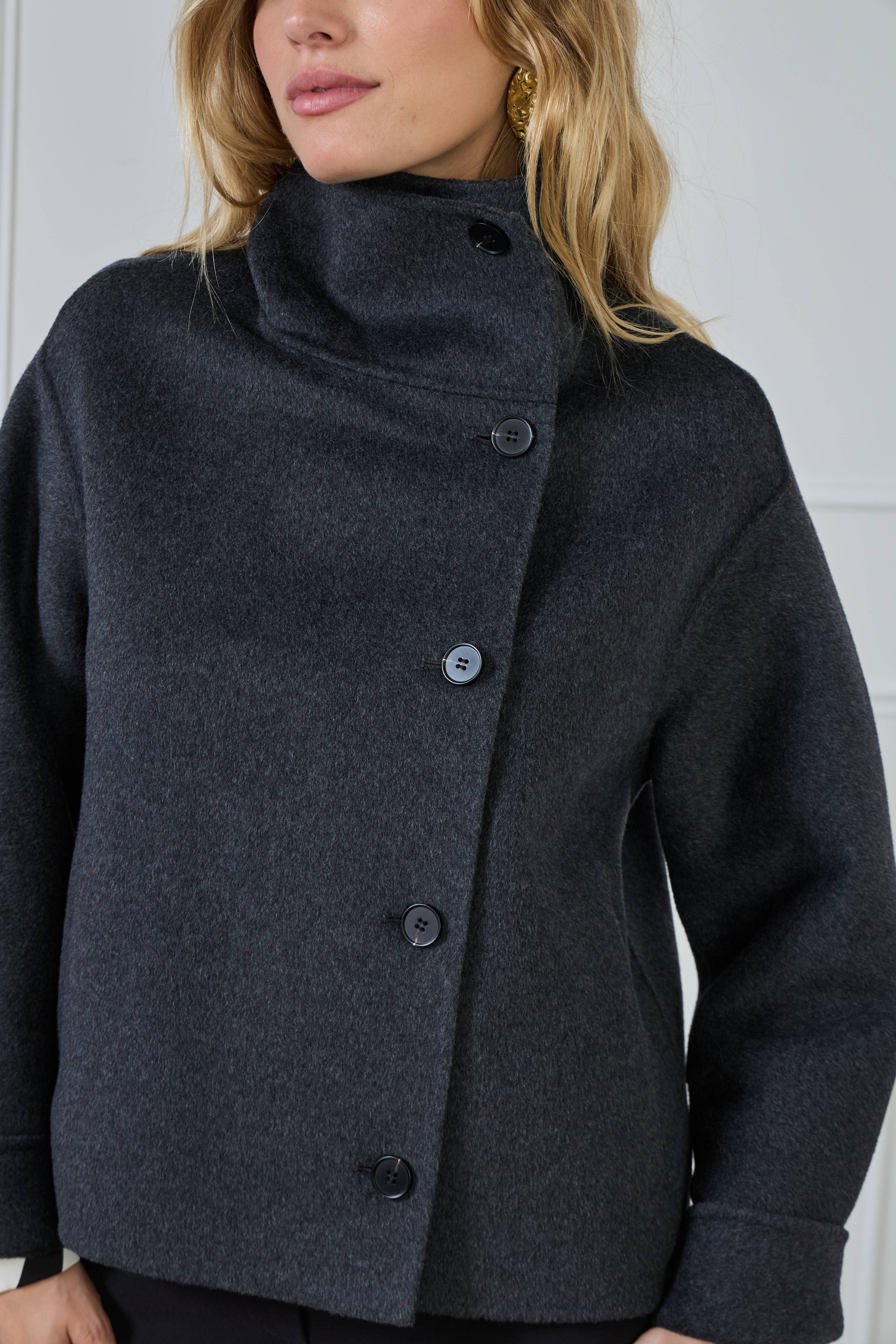 LULUMARY - Wholesale Varsity/Baseball Jacket - Women's - Short coat V32817