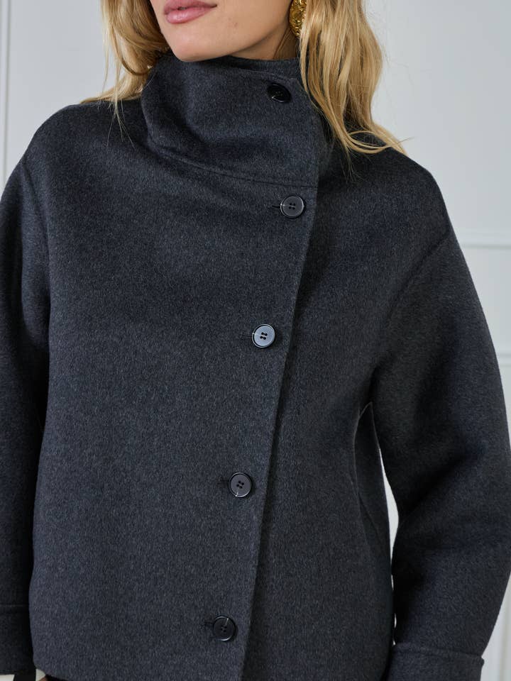 LULUMARY - Wholesale Varsity/Baseball Jacket - Women's - Short coat V32817