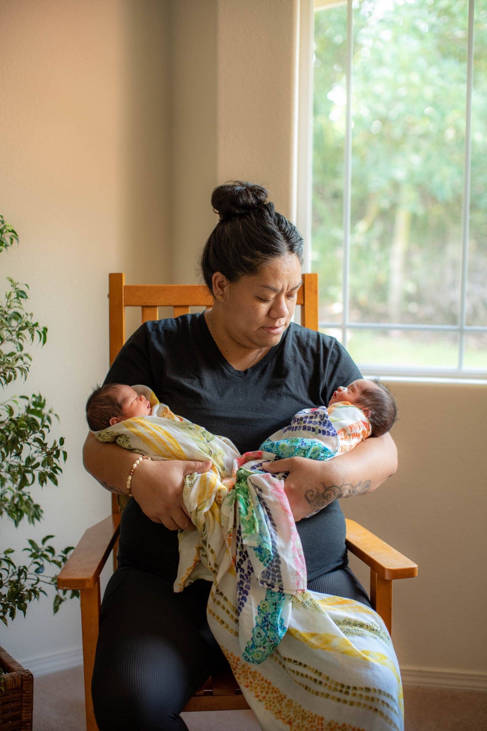 The Keiki Dept – wholesale Swaddle – Baby – Lei Anuenue Bamboo Muslin Kapa Moe (Swaddle Blanket)6