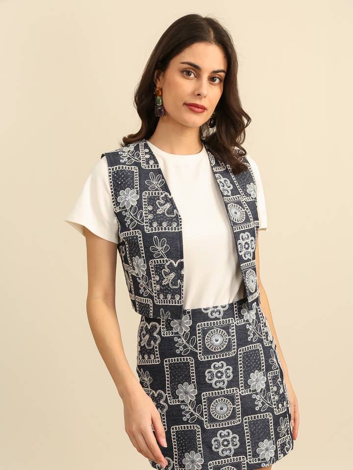 Gestickte Jeansjacke 6006 für den Großhandel von Daphnea