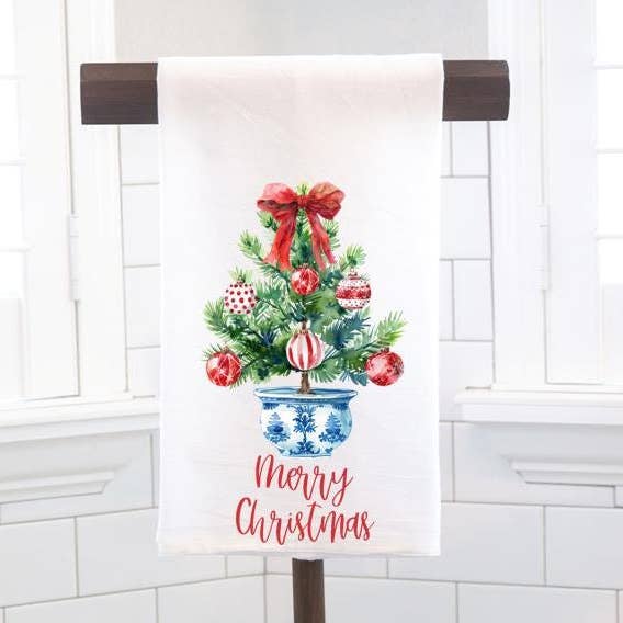 Torchon en sac de farine avec motif de sapin de Noël Chinoiserie pour la vente par Moman Sales, Inc.