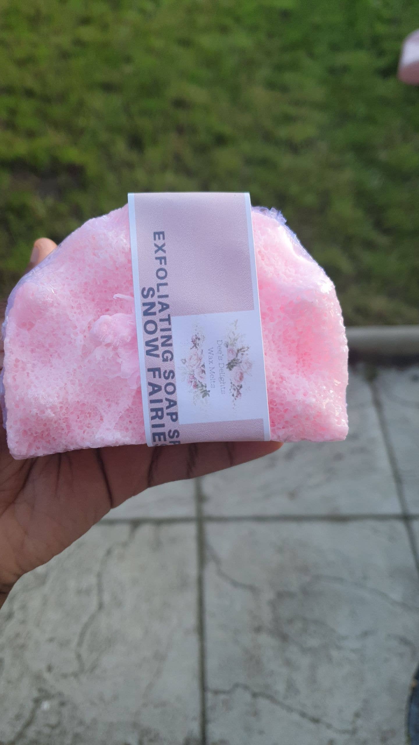 De Unique Fragrance – wholesale Bath pouf/sponge – Half Soap Sponge Monoi/ Moitié Éponge Exfoliante0