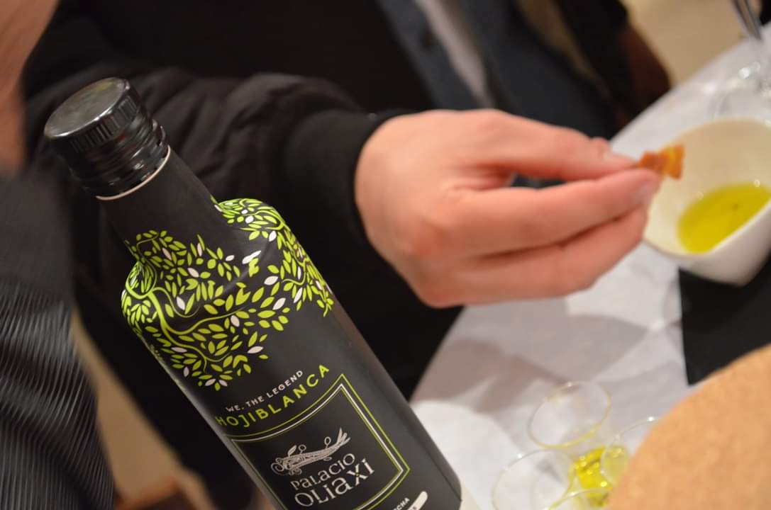 PALACIO OLIAXI - Wholesale Olive Oil - Early Harvest Extra Virgin Olive Oil ECO HOJIBLANCA 500 ml13