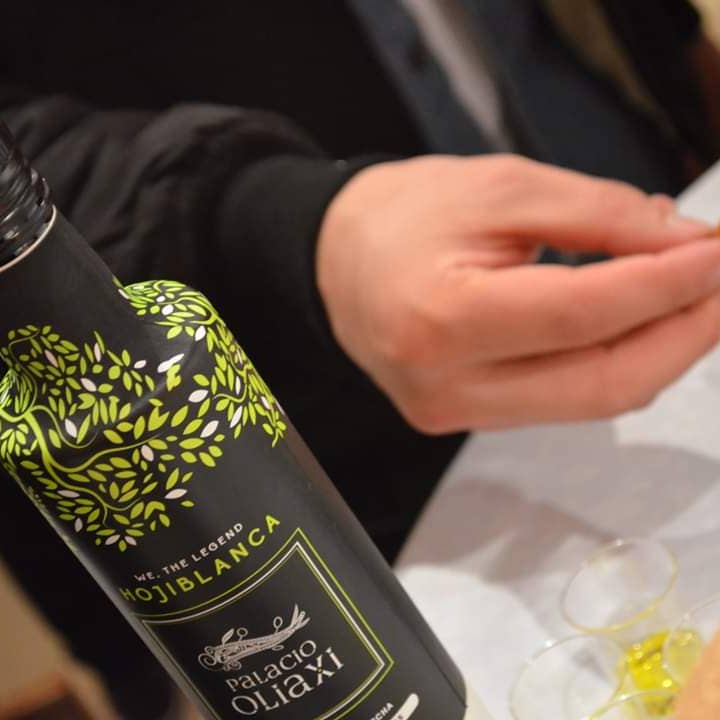 PALACIO OLIAXI - Wholesale Olive Oil - Early Harvest Extra Virgin Olive Oil ECO HOJIBLANCA 500 ml13