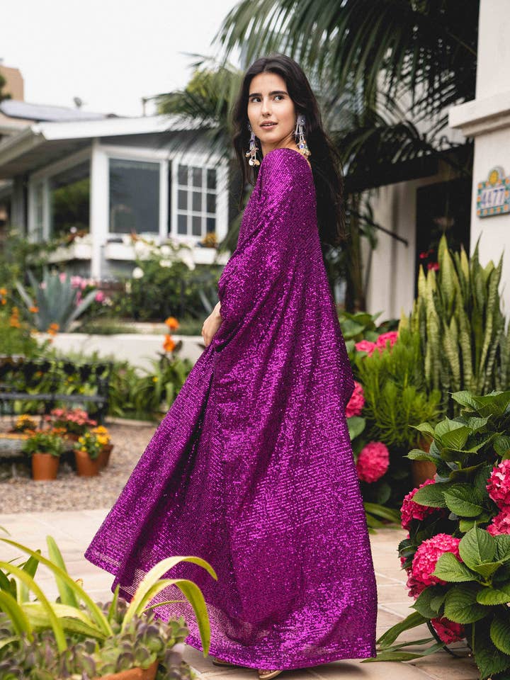 Abito Caftano in caftano con paillettes fucsia per la vendita all'ingrosso da parte di Jennafer Grace