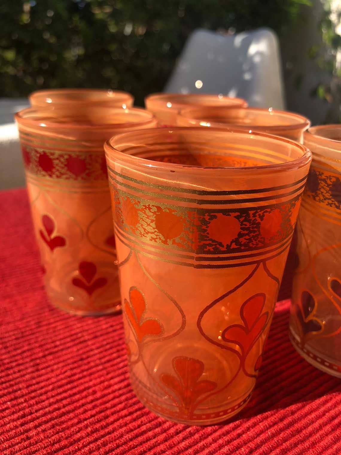 Scents and Feel – Engroshandel Drikkeglas/kop – Sæt med 6 marokkanske teglas Håndmalede kløver3