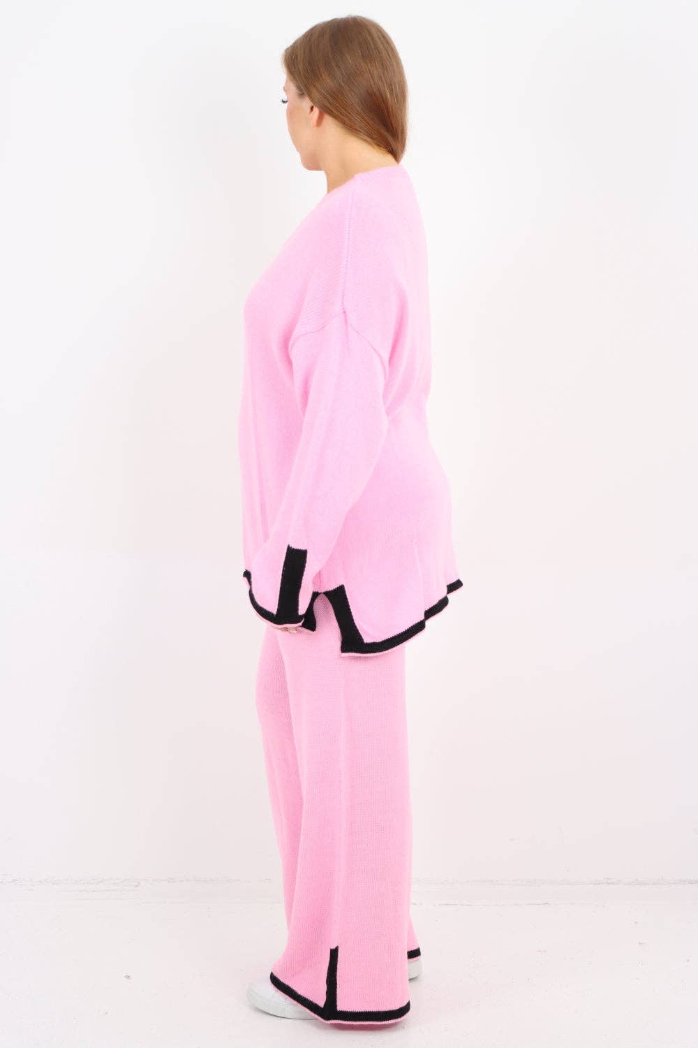 Miss Bold – wholesale Mjukisset – Dam – Italienskt oversize stickat set med kontrasterande kanter17