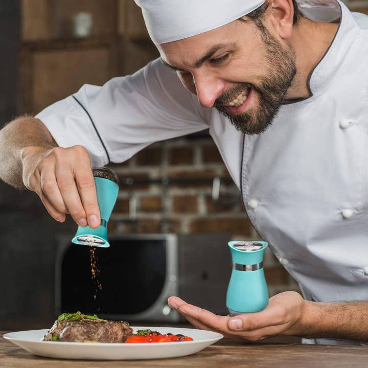 Kadra Kitchenware - Wholesale Salt & Pepper Shaker Set - MITBAK Elegant Salt and Pepper Shakers Set with Glass Bottom2