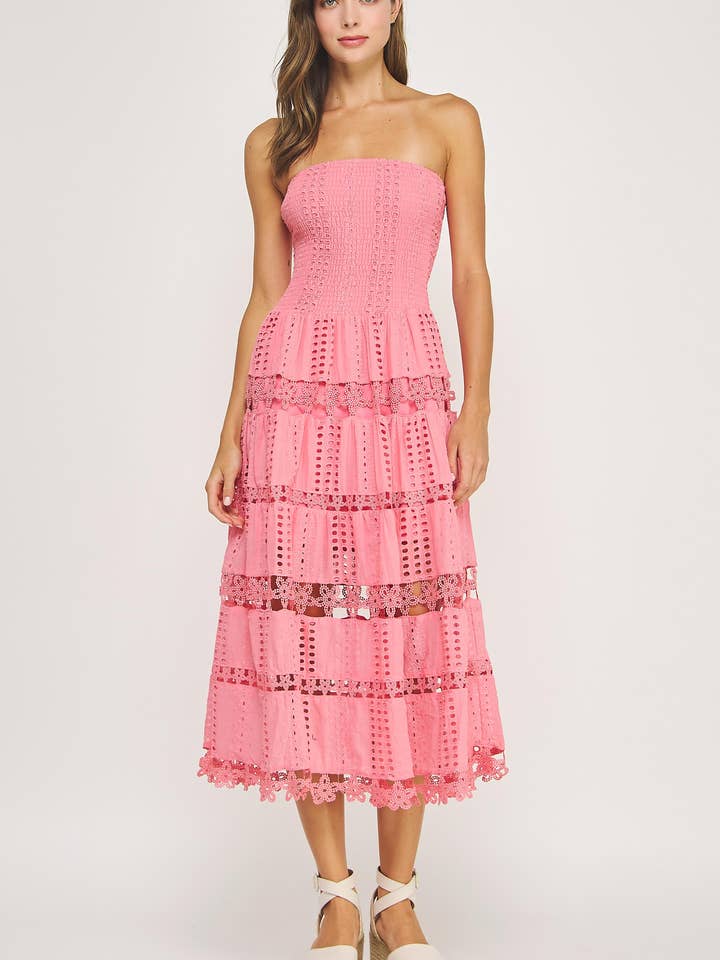 Abito midi senza spalline in pizzo occhiello con corpino a tubo per la vendita all'ingrosso da parte di Strut & Bolt