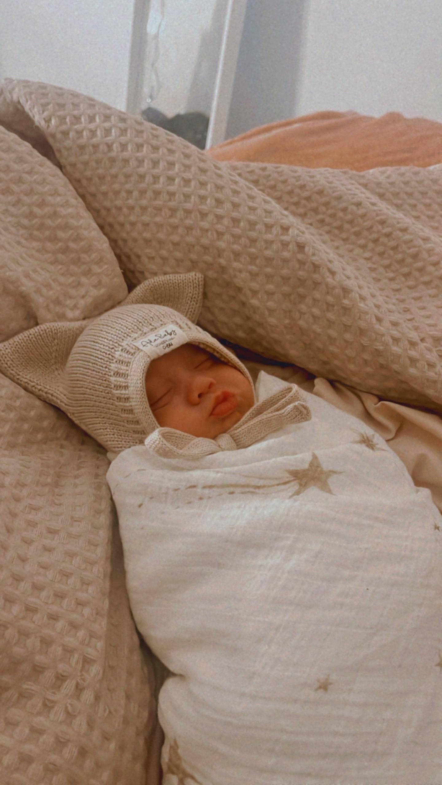 Ada Baby – wholesale Newborn/knit hat – Baby – Knit Baby Hat with Ears3