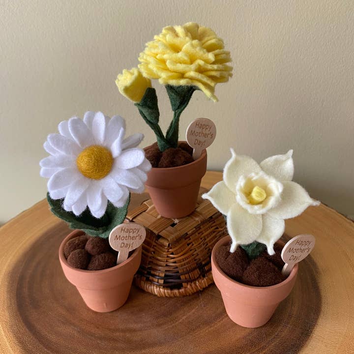 ForgetBKnot - Wholesale Artificial Flowers - Happy Mother’s Day Handmade Felt Flowers w/ Wooden Sign