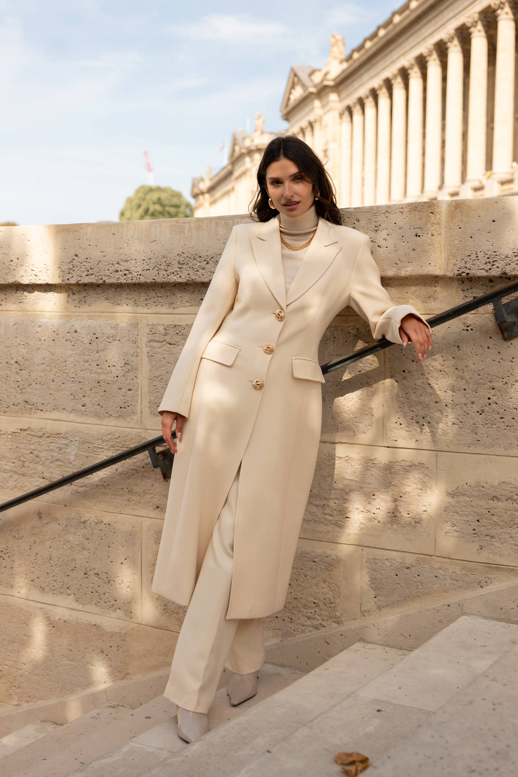 Attentif Paris - Vente Manteau – femme - [Thick] Manteau long à coupe ajustée orné de boutons dorés29