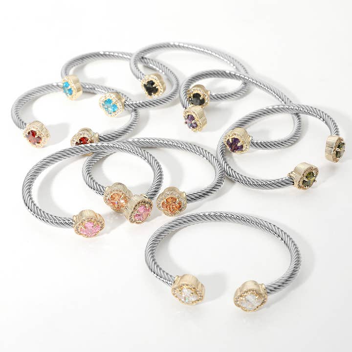 Quatrefoil CZ Steinspitze Gedrehte Manschettenarmband für den Großhandel von Sensibling Corp.