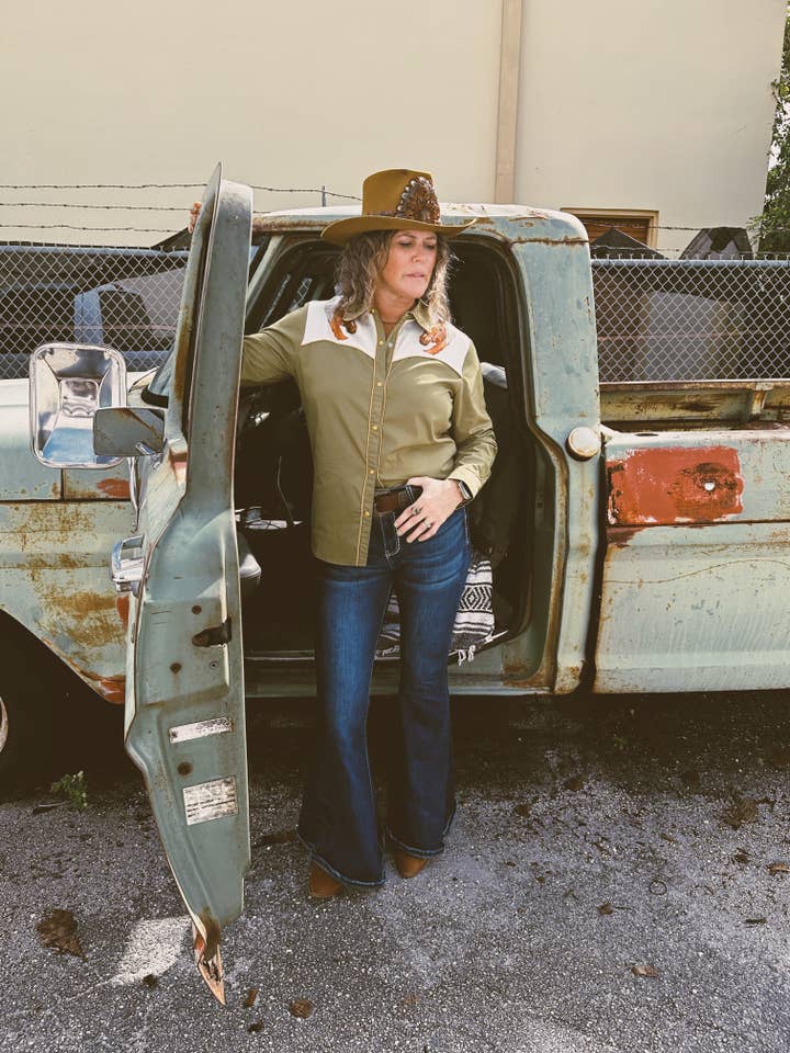 Lil Bee's Bohemian Brand - Wholesale Button Down Shirt - Women's - PRE PACK Horse Pearl Snap Button Up (1S-2M-2L-1XL)