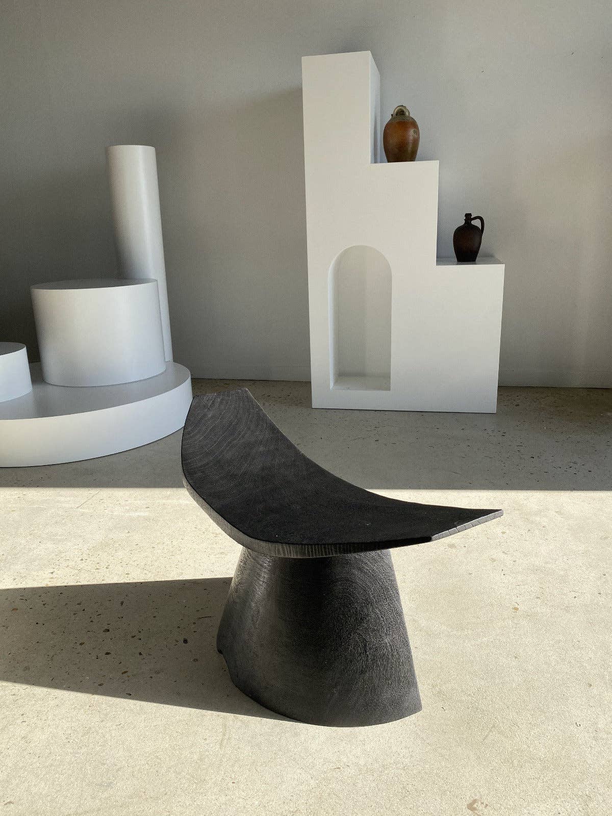 Office Objets – wholesale Stol – Minimalistisk fåtölj i svart trä6