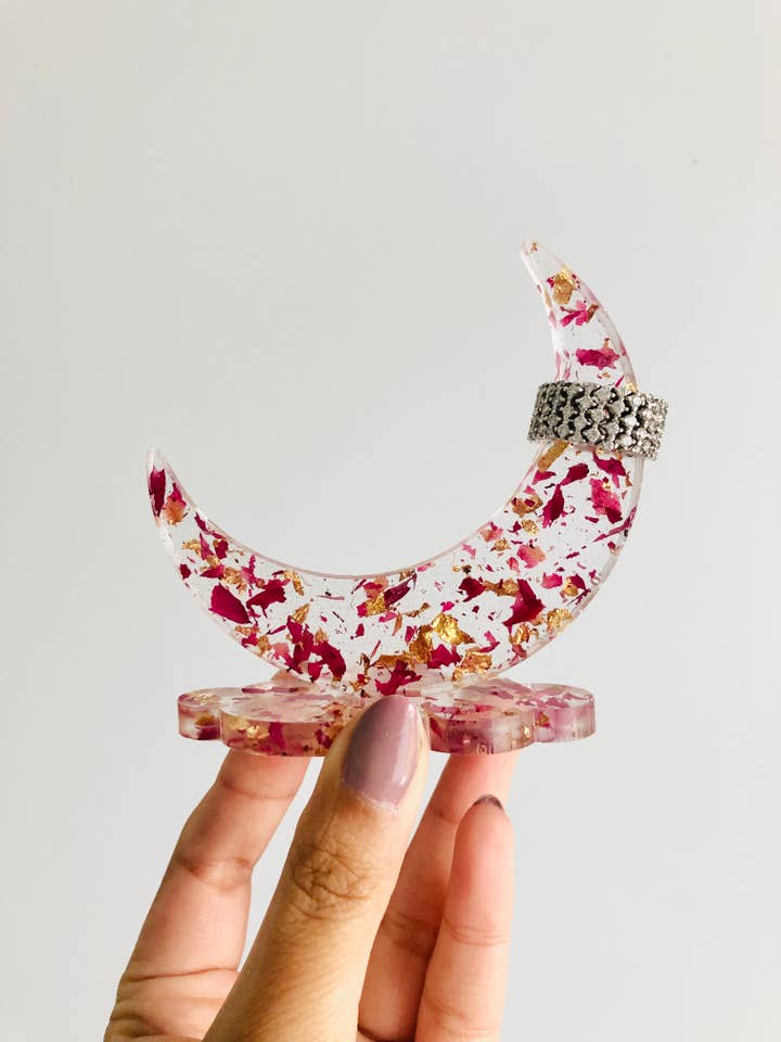 Moon ringhouder - Rose Confetti voor wholesale door Sharlene Robertson Designs
