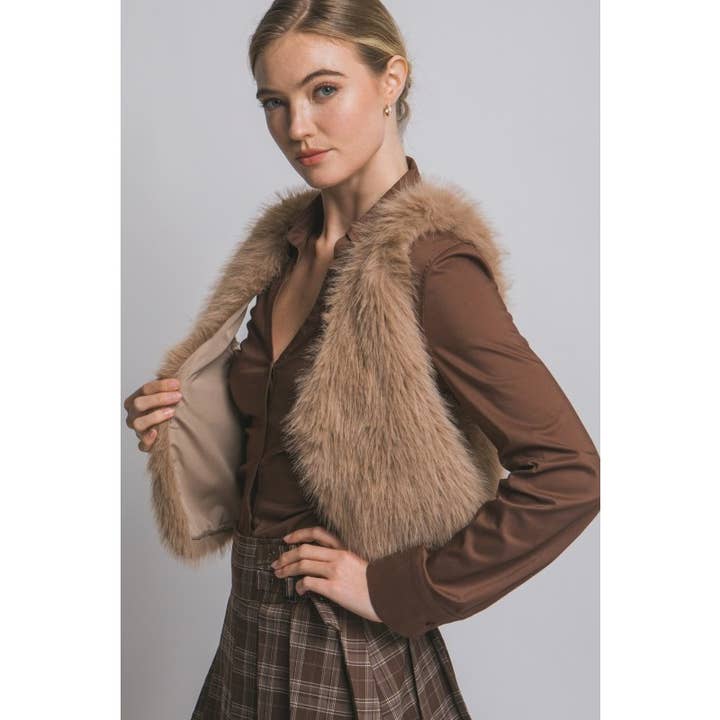 BNS - Wholesale Outerwear Vest - Women's - Faux Fur V Neck Sleeveless Vest