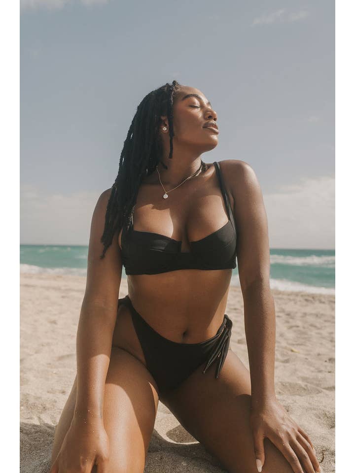 Pure Bliss Bikinis – wholesale Swim top – Women's – Underwire BIkini Top - Black Rib