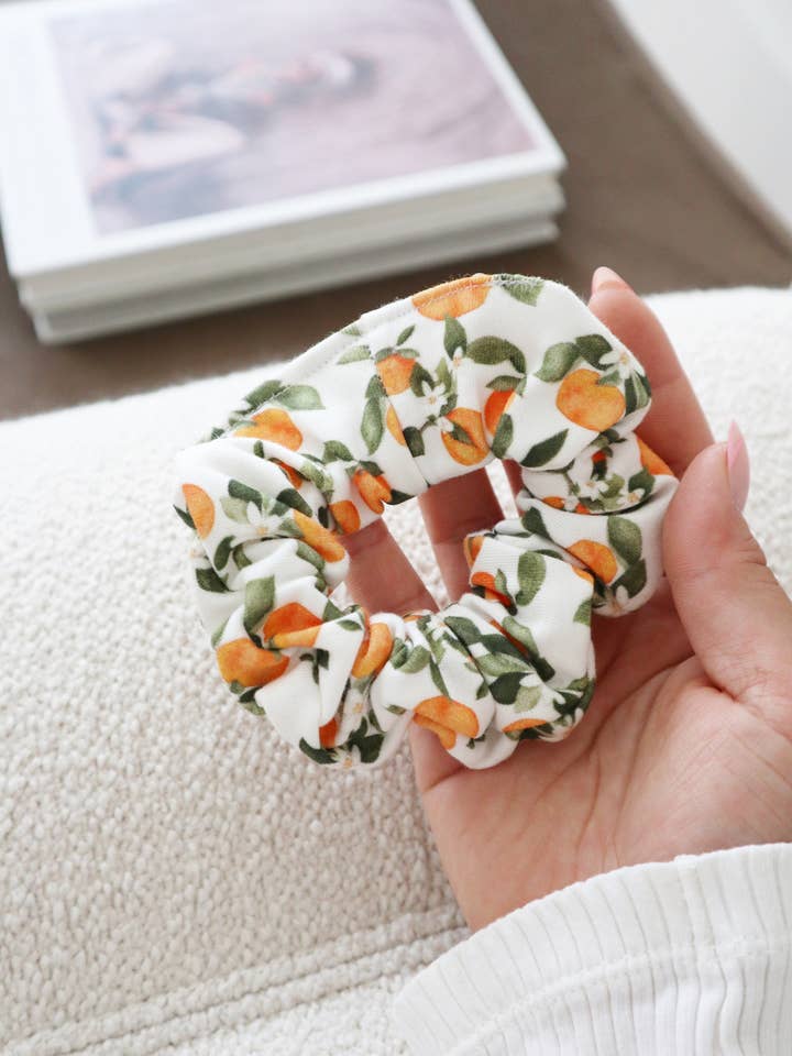 Chouchou à cheveux en coton biologique - Clémentine pour la vente par Freon Collective