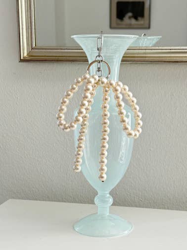 MOND HAUS - Wholesale Keychain - Women's - Fonda Keychain | Chubby Pearl Beaded Ribbon Charm1