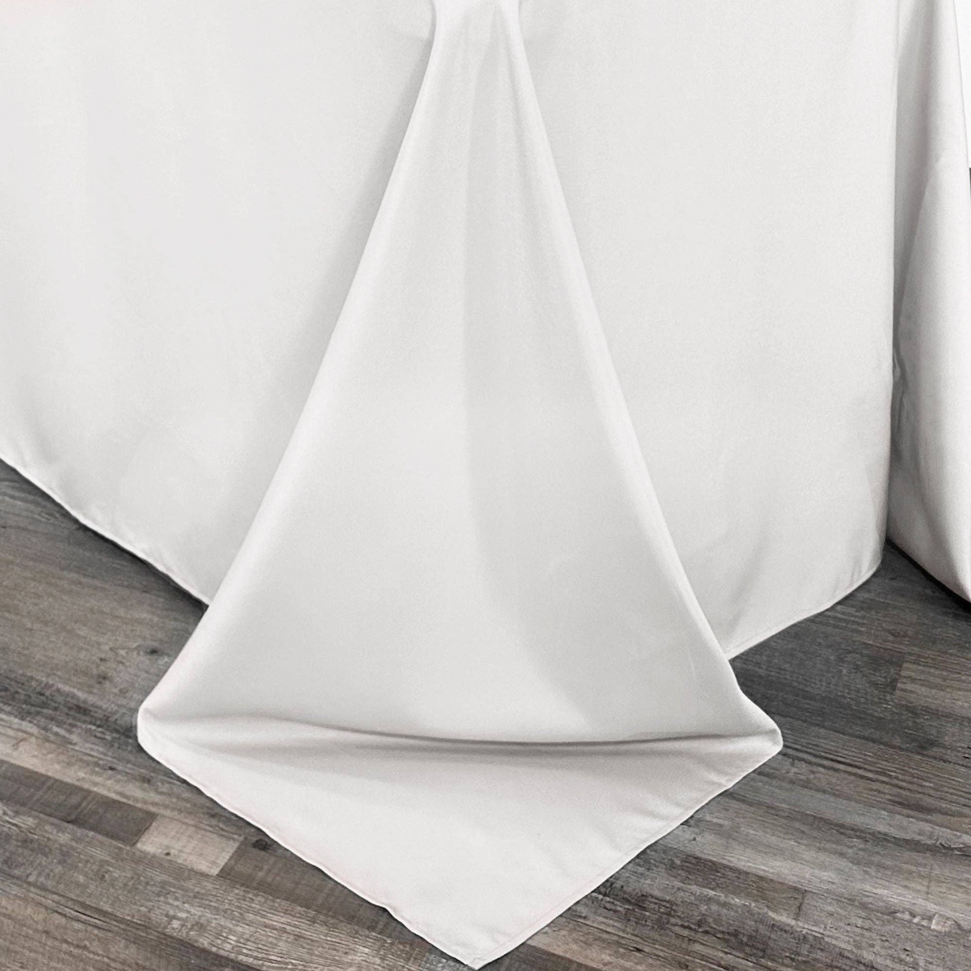 YOUR CHAIR COVERS - Wholesale Tablecloth - 90 x 132 inch Polyester Rectangular Tablecloth White3