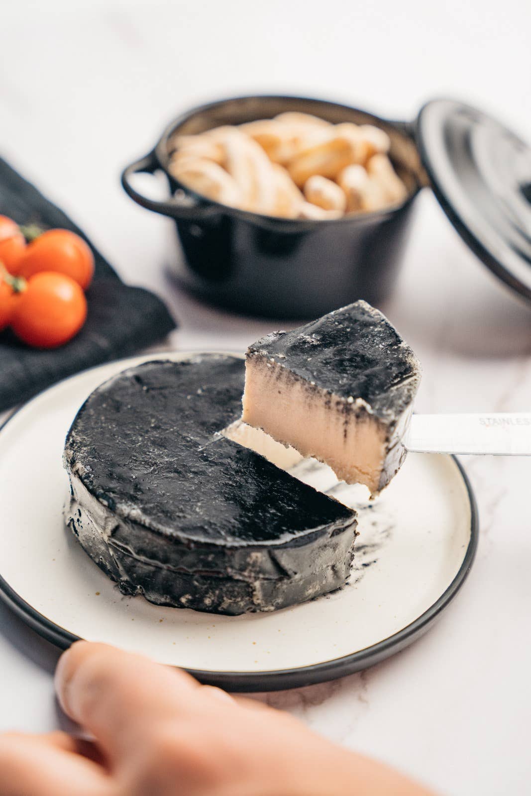 GOURMET VEGAN S.L - Wholesale Cheese - NO CHEESE A LA CENIZA  PLANT BASED 200g 1