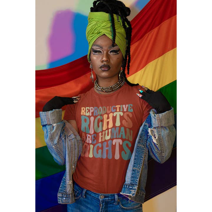 Relaxes Damen-T-Shirt mit reproduktiven Rechten sind für den Großhandel von LimenDime Market