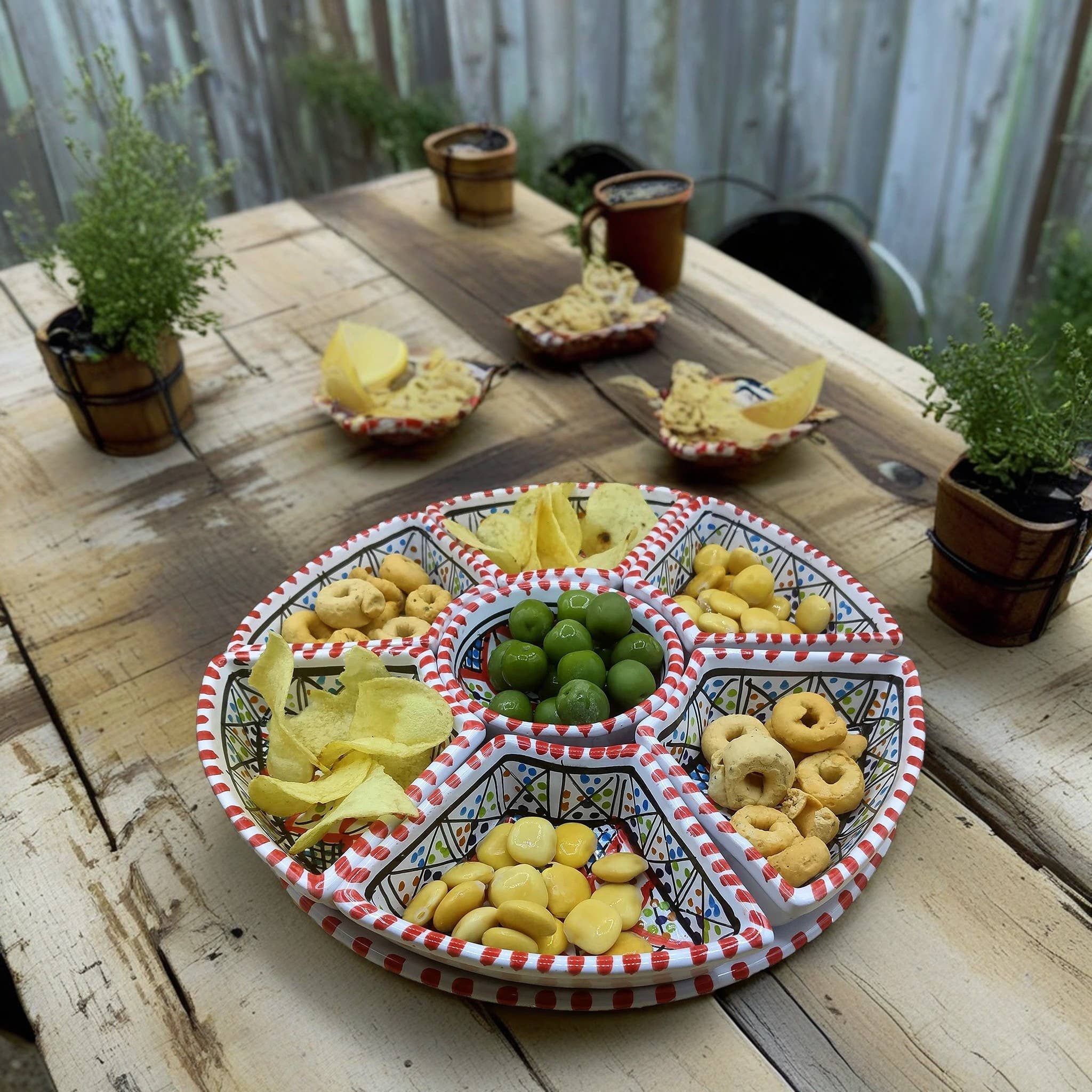 Etnico del Mondo – wholesale Förrättsservering – Rund Keramikförrättsbricka från Tunisien, handmålad #54