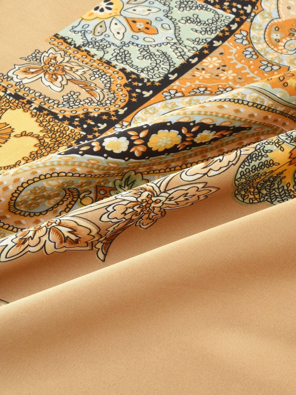 Funkyrel® Atzbranding Limited - Wholesale Scarf - Women's - Scarvii - Paisley Square Scarf4