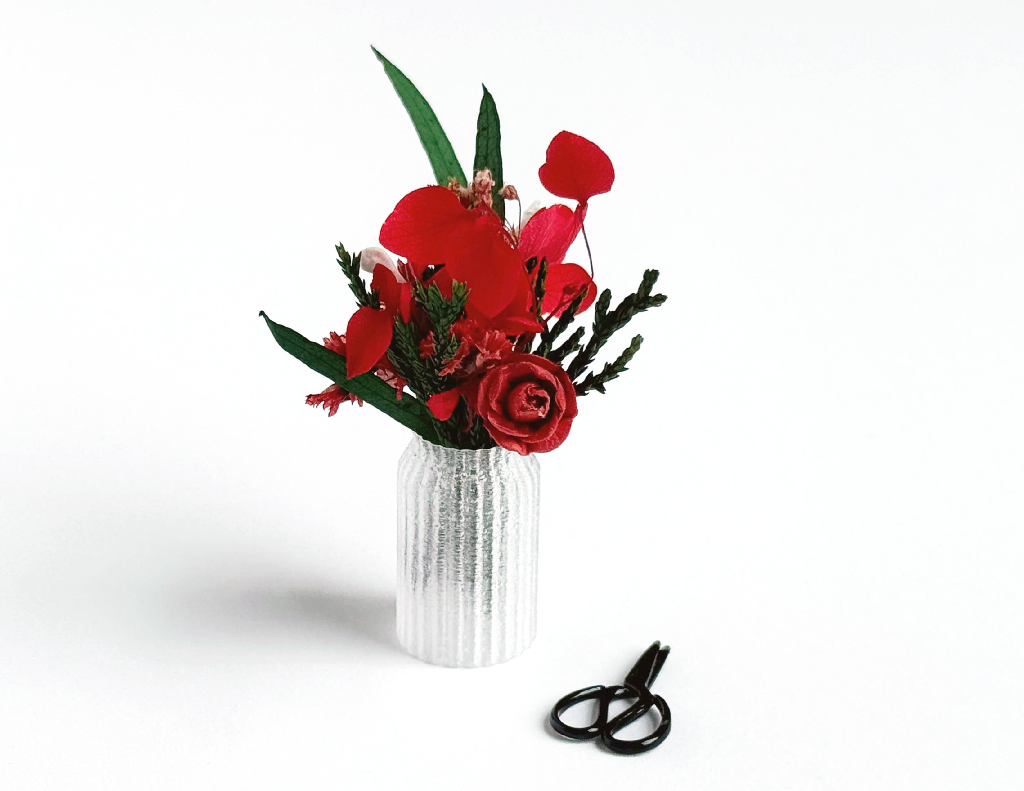 Miniette - Wholesale Dried/Pressed Flowers - Miniature Winter Holiday Bouquet Gift Box6