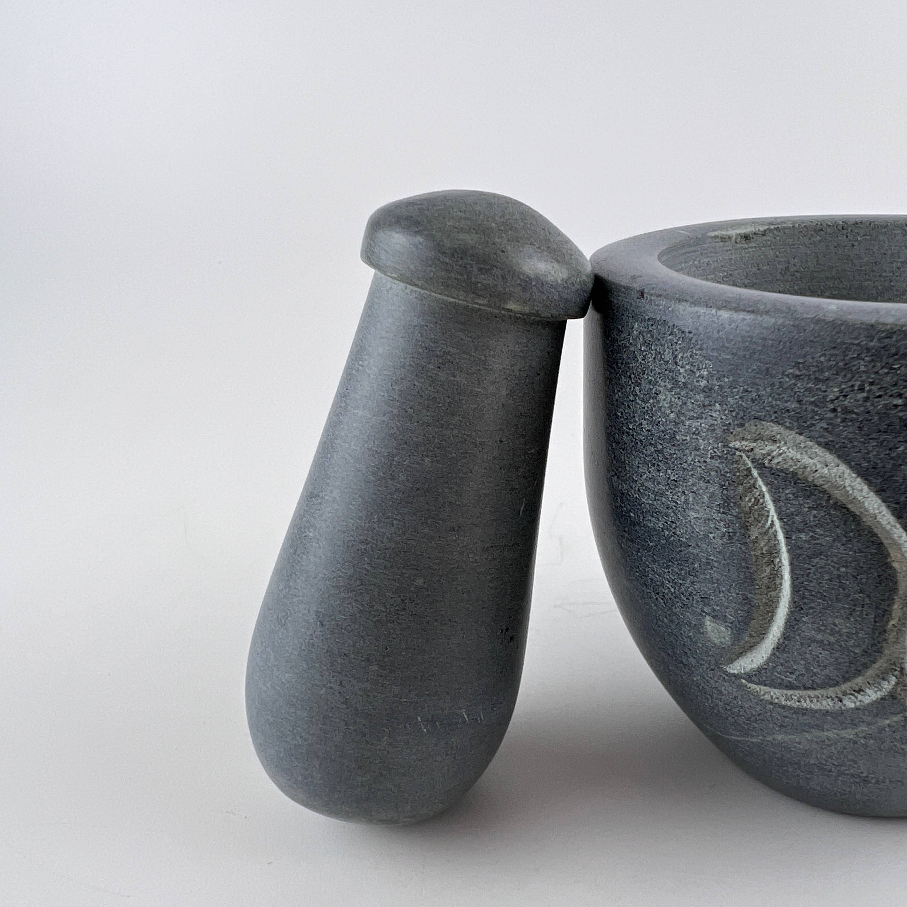 GREENROOTS USA LLC - Vente Mortiers et pilons - Mortier et pilon en stéatite sculptés Triple Moon Pentagram 2,75 pouces3