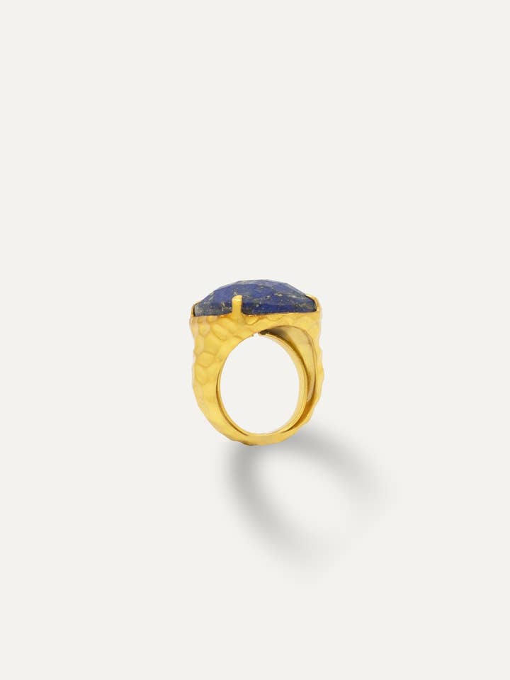 Bague en or Madurei Lapislazuli pour la vente par TIAHRA Jewelry