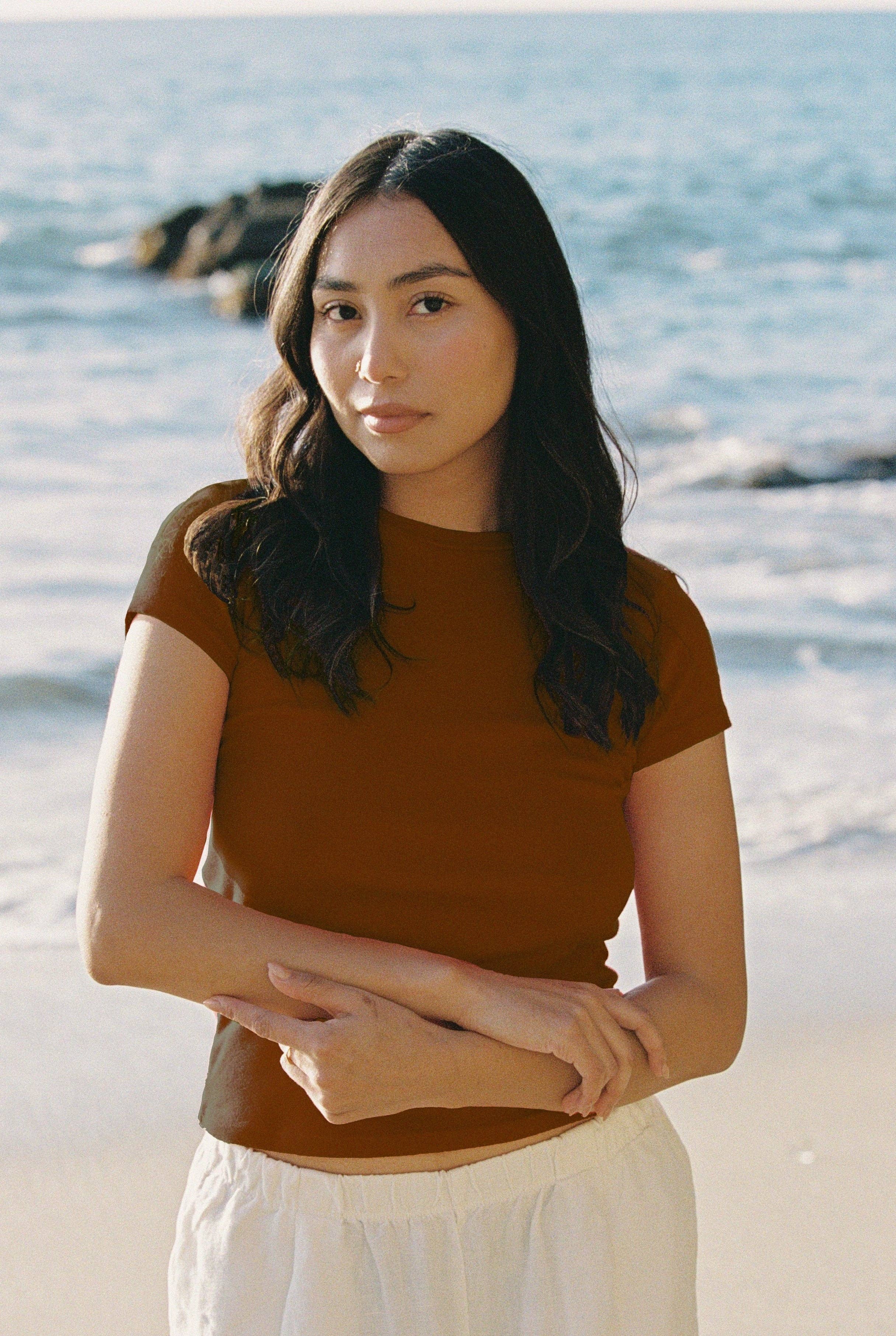 LA RELAXED – T-shirt – Mulher por atacado – Camiseta Orgânica Bebe com Gola Careca0