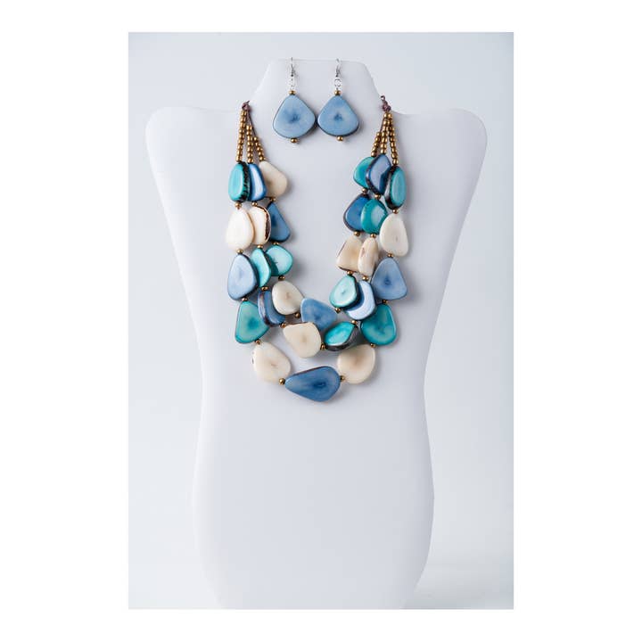 TaguArtsy – Großhandel Schmucksets – Zaley Halskette und Ohrringe aus organischem Tagua-Design mit drei Strängen21