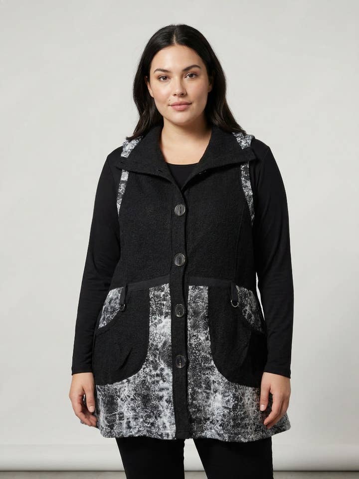 Ärmlös väst i stor storlek i kokt ull (A251) för wholesale av Pomme Rouge Paris