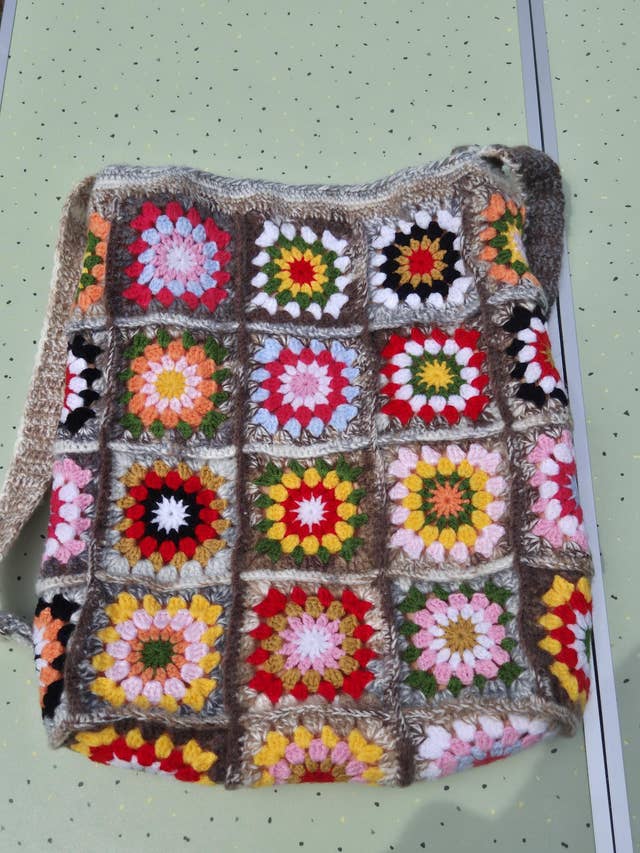 Tote bag au crochet pour la vente par Zehra - L'Art du crochet