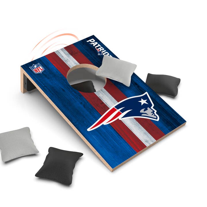 Jeu NFL New England Patriots Cornhole et haut-parleur Bluetooth pour la vente par Prime Brands Group