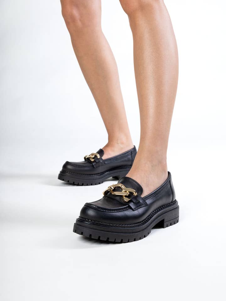 MELIA BLACK - Mocassini con Catena Spessa per la vendita all'ingrosso da parte di KMB Shoes