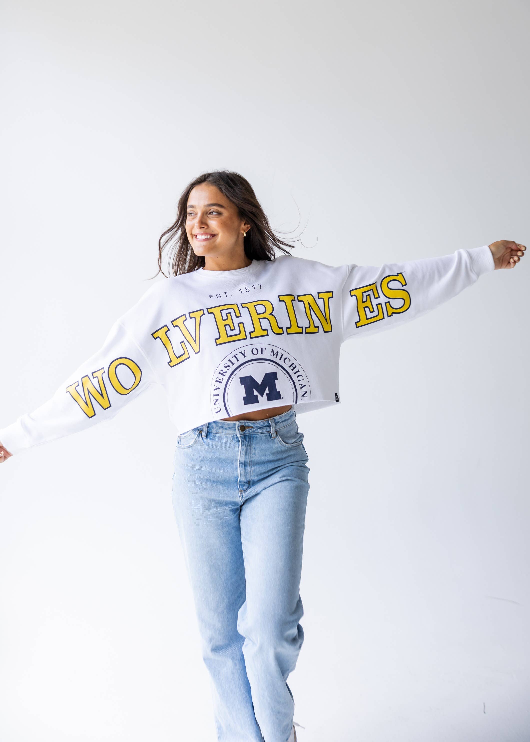 Gameday Social Apparel Co.® – wholesale Graphic sweatshirt – Women’s – Michigan Phipps Split Cropped Longsleeve1