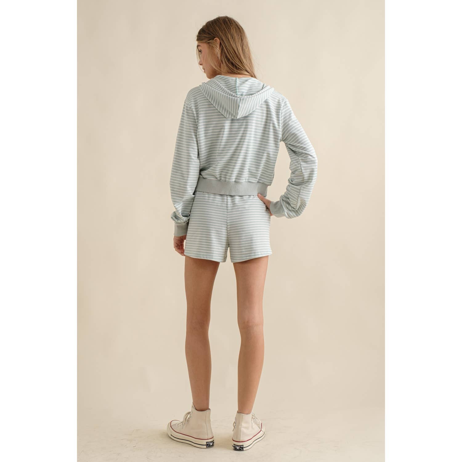 Sweet Generis – wholesale Lounge set – Women's – CONTRAST DRAWSTRING ZIP UP HOODIE AND SHORTS SET21