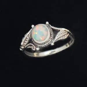 Zeppo Merchandisers Inc – wholesale Band/Stackad Ring – Sterling Silver Bezel Fjäder med Vit Syntetisk Opalring