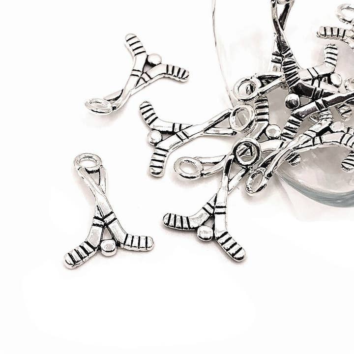 Guerrilla Charm - Wholesale Individual Charm/Pendant - Antique Silver Hockey Stick 3D Charms, 22x16mm