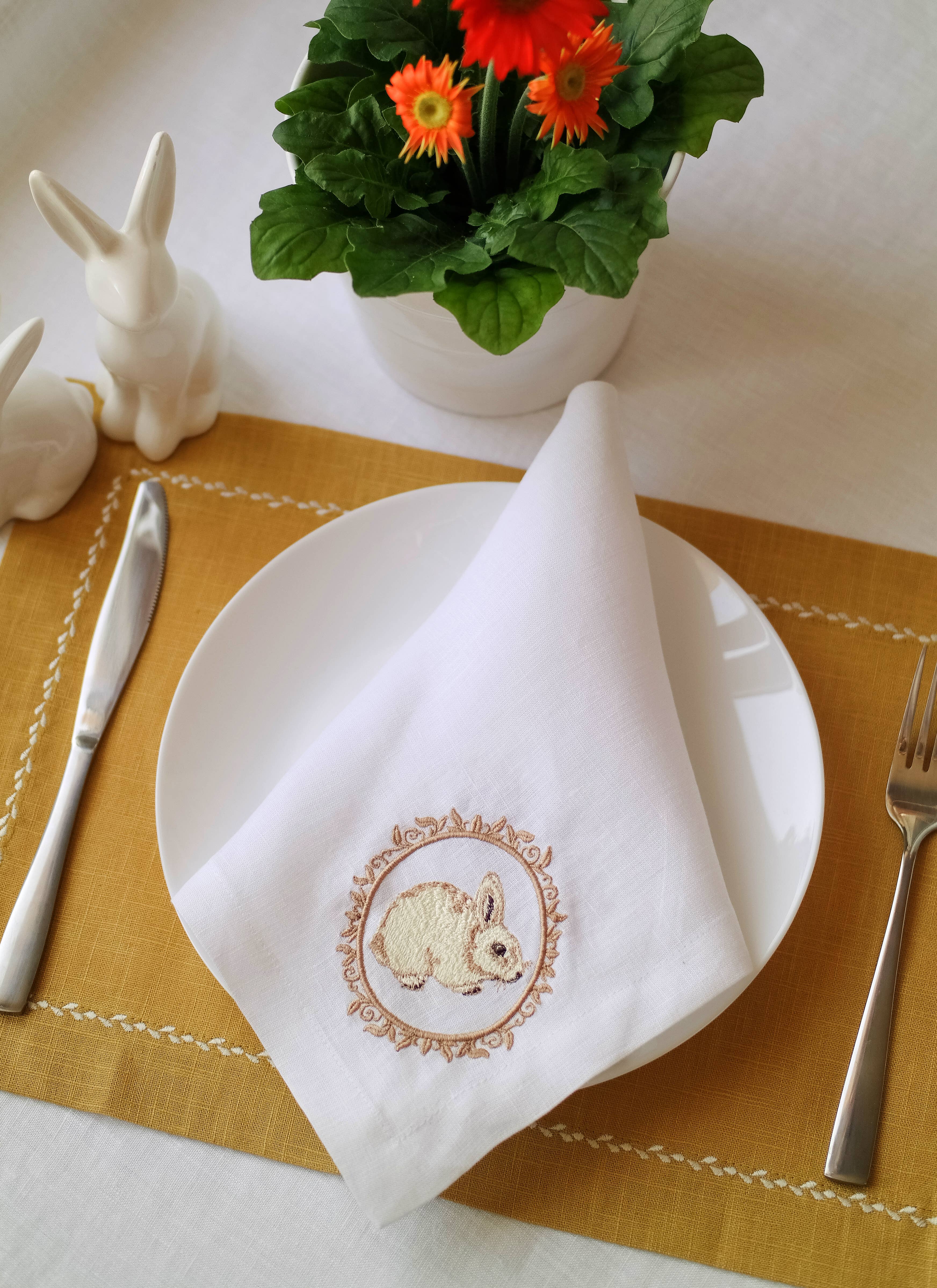 Liem Home – Guardanapo e pano de jantar por atacado – Guardanapos de linho bordados com coelho da Páscoa, Guardanapo de Jantar de Páscoa4
