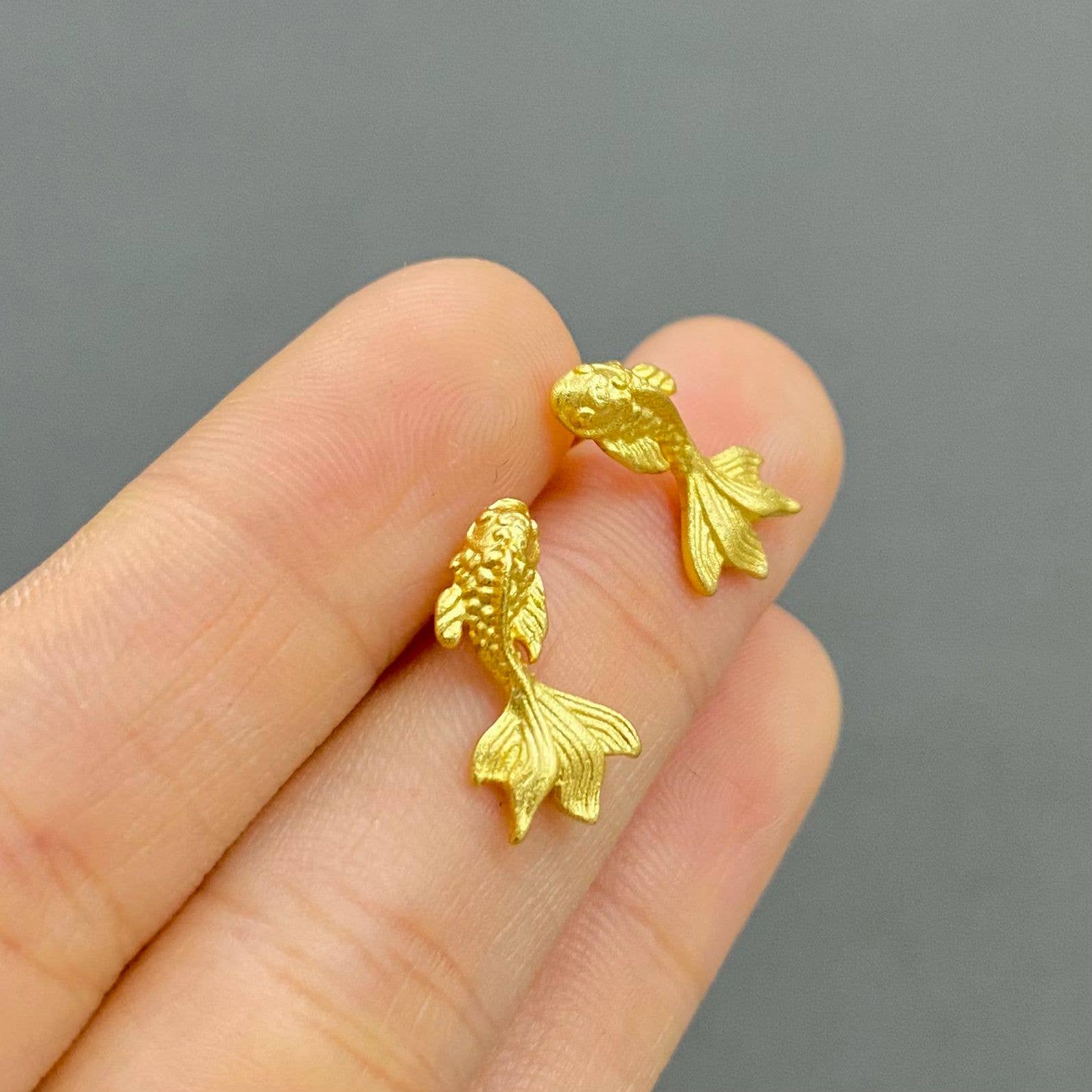 Mio Queena - Wholesale Stud/Post Earrings - 14K Gold Plated Goldfish Ear Studs0